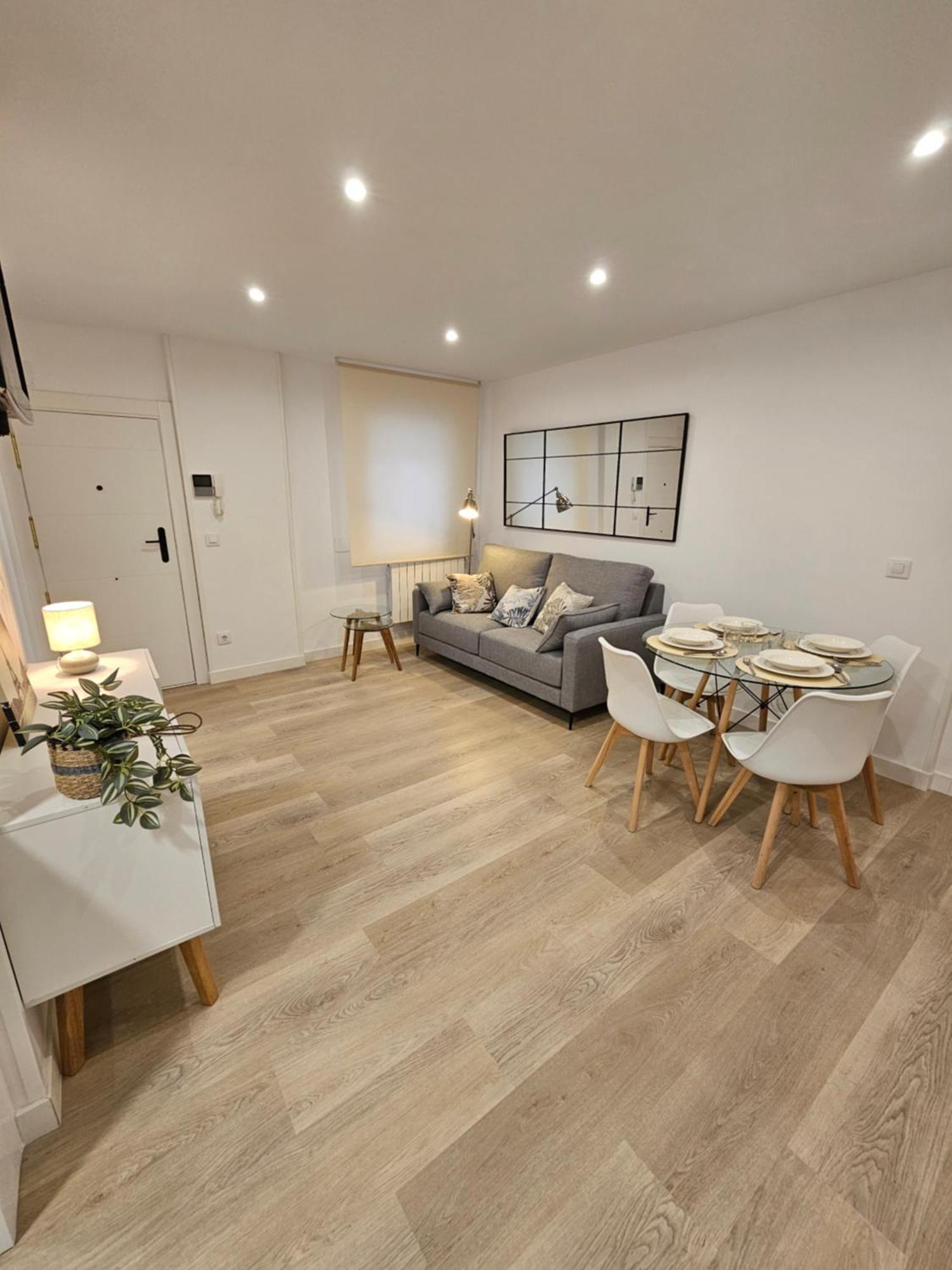 Tati Homes - Ruiz Zorrilla 2,5 Apartamento *